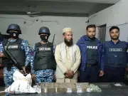 কলাপাড়ায় বিএনপি নেতা রেজাউল করিমকে ৫০ লাখ টাকাসহ আটক করেছে কোস্টগার্ড