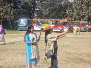 প্রথম ভোটের আনন্দে সেলফি তুলছেন নাফিসা ও মাহমুদা, খিলগাঁও মডেল কলেজে