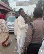 রংপুর-৪ আসনে ভোটকেন্দ্রে প্রার্থী অবরুদ্ধ, বিএনপি-এনসিপি বিতর্ক