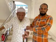 ৯০ বছরের ডাক্তার আবু মুসার ভোটদান: 'ভোট দিতে ভালো লেগেছে, ভয় কিসের?'