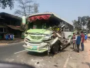চন্দনাইশে বাস-পিকআপ সংঘর্ষ: চালক ও সহকারী আহত, যাত্রীরা রক্ষা পেয়েছেন