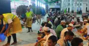 চট্টগ্রামের আন্দরকিল্লা শাহী জামে মসজিদে রমজানের প্রথম দিনে তিন হাজার রোজাদারের ইফতার মিলনমেলা