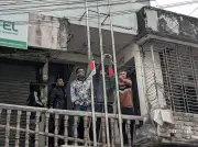 ফরিদপুরে নিষিদ্ধ আওয়ামী লীগ কার্যালয়ে জাতীয় ও দলীয় পতাকা উত্তোলন