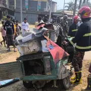 লোহাগাড়ায় পিকআপ-অটোরিকশা সংঘর্ষে চালকের মৃত্যু, আহত ৭