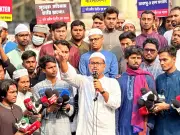 ডাকসুর বিক্ষোভ: ধর্ষণ ও নিপীড়নের প্রতিবাদে ঢাবি ছাত্রদের মিছিল