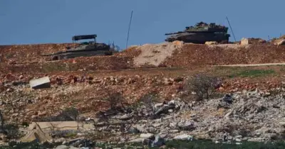 লেবাননে ইসরায়েলের সম্ভাব্য স্থল অভিযান: সব পথ খোলা রাখার ঘোষণা