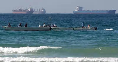 ইরানের হরমুজ প্রণালি বন্ধের হুমকি: বিশ্ব জ্বালানি বাজারে উত্তেজনা