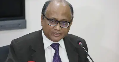 দুদকের চেয়ারম্যান মোহাম্মদ আবদুল মোমেন ও দুই কমিশনার পদত্যাগ করেছেন