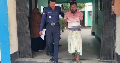 যশোরে সাত বছরের শিশুকে বেড়াতে নিয়ে ধর্ষণের অভিযোগ, অভিযুক্ত আত্মীয় গ্রেফতার