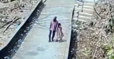 চকলেটের লোভে পাহাড়ে নিয়ে আট বছরের শিশুকে হত্যাচেষ্টা, প্রতিবেশী গ্রেফতার