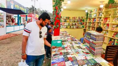 অমর একুশে বইমেলায় পাঠক কম, নতুন বইয়ের সম্ভারে সাজানো চত্বর