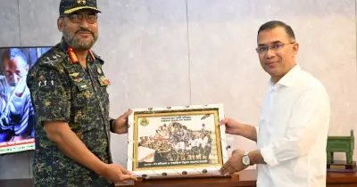 প্রধানমন্ত্রী তারেক রহমানের সঙ্গে আনসার ও ভিডিপি মহাপরিচালকের সৌজন্য সাক্ষাৎ অনুষ্ঠিত