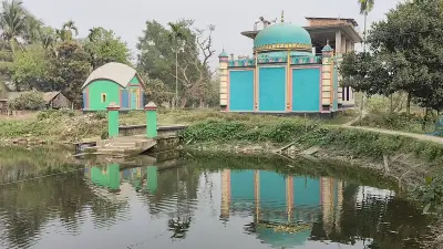 ময়মনসিংহের ফুলবাড়িয়ায় আড়াই শ বছরের ঐতিহ্যবাহী খানবাড়ি মসজিদ