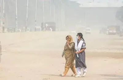 বৃষ্টির পরও ঢাকার বায়ুদূষণ ভয়াবহ, আজ দ্বিতীয় স্থানে বিশ্বে