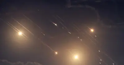 ইরানের তৃতীয় দফার মিসাইল হামলা: ইসরায়েলে সাইরেন ও নিরাপদ আশ্রয়ের নির্দেশ