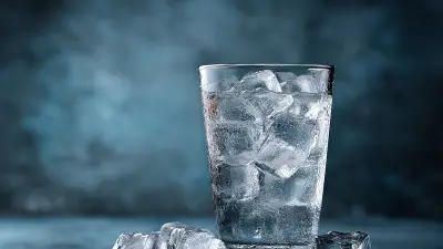 ঠান্ডা পানি পান নিয়ে ভুল ধারণা: পুষ্টিবিদের ব্যাখ্যা