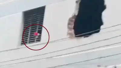 নওগাঁ আওয়ামী লীগ কার্যালয়ে ৭ই মার্চের ভাষণ বাজিয়ে পদযাত্রা, চানখারপুলে দুজন আটক