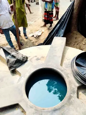 নাটোরে মাটির নিচে পানির ট্যাংকে ১০ হাজার লিটার জ্বালানি তেল লুকানোর অভিযানে ব্যবসায়ী জরিমানা