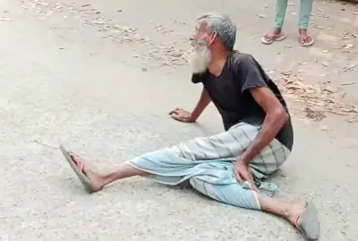 বকশীগঞ্জে বৃদ্ধ আকালু মিয়ার ব্যাটারিচালিত ভ্যান ছিনতাই, ভিডিও ভাইরাল