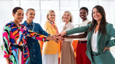 বিচারপতি খায়রুল হকের মামলায় জামিন, নারীবাদ ও রোহিঙ্গা ক্যাম্পে আগুনের খবর