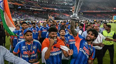 নিউজিল্যান্ডকে হারিয়ে টি-টুয়েন্টি বিশ্বকাপ জয়ের আনন্দে মাতোয়ারা ভারতীয় দল