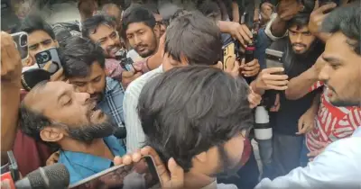 এনসিপি নেতার সংবাদ সম্মেলনে বন্যার টাকার হিসাব চেয়ে হট্টগোল, প্রশ্নকারী নিজেকে 'জুলাইযোদ্ধা' দাবি