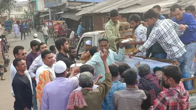 নেত্রকোনায় টিম রনির উদ্যোগে অসহায়দের মাঝে ইফতারি বিতরণ, জনসেবার নানা কর্মসূচি