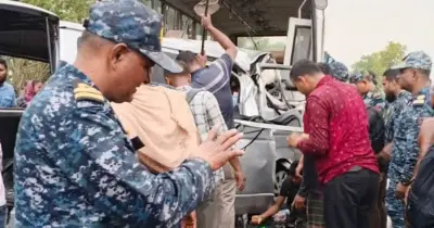 বাগেরহাটের রামপালে মাইক্রোবাস-নৌবাহিনী বাস সংঘর্ষে ১২ জন নিহত, আহত ৪