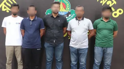 বিদেশি ভুয়া ওয়েবসাইটে প্রতারণা, গ্রেপ্তার ৫: ক্রিকইনফো অ্যাওয়ার্ডে তাসকিনের সেলফি ট্রাজেডি