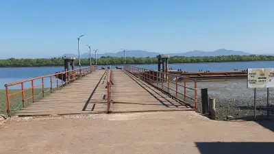 টেকনাফ স্থলবন্দর: এক বছর ধরে বন্ধ বাণিজ্য, হাজার কোটি টাকার পণ্য আটকা