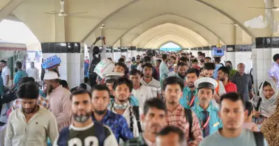 রেলমন্ত্রীর ঘোষণা: ছাদের ভ্রমণ ও অননুমোদিত যাত্রা রোধে কঠোর পদক্ষেপ