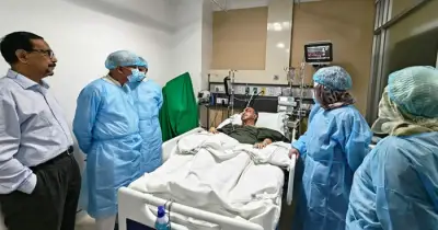 মির্জা আব্বাসের মস্তিষ্কে দ্বিতীয় দফার অস্ত্রোপচার চলছে, সিঙ্গাপুরে স্থানান্তরের প্রস্তুতি সম্পন্ন