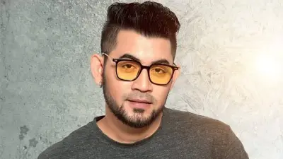 উচ্চ রক্তচাপে অসুস্থ সংগীতশিল্পী তানজীব সারোয়ার, চিকিৎসা শেষে বাসায় ফিরেছেন