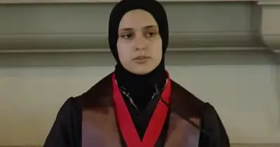 ট্রাম্প প্রশাসনের অন্যায়ের প্রতিবাদে হোয়াইট হাউস কমিশনের একমাত্র মুসলিম নারী সদস্যের পদত্যাগ