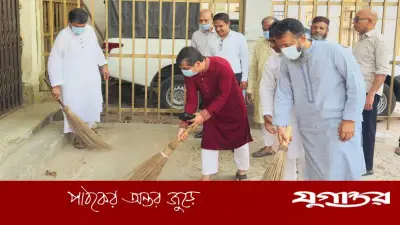 মাদারীপুরে এমপি জাহান্দারের নেতৃত্বে ডেঙ্গু প্রতিরোধে ঝাড়ু হাতে পরিচ্ছন্নতা অভিযান