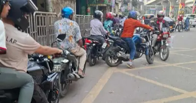 জ্বালানি তেলের রেশনিং তুলে নেওয়া সত্ত্বেও দেশজুড়ে পেট্রোল পাম্পে সংকট অব্যাহত