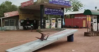 বাগেরহাটে জ্বালানি তেলের তীব্র সংকট: পাম্পে নেই পেট্রল-ডিজেল, অসাধু ব্যবসায়ীদের দৌরাত্ম্য