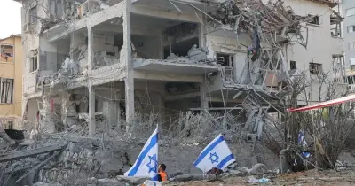 ইরানে বিরুদ্ধে যুদ্ধ শুরু: প্রায় ৪০০ জন নিহত, আন্তর্জাতিক উদ্বেগ বৃদ্ধি