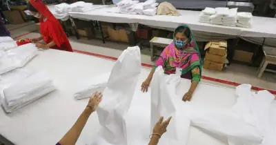 রপ্তানিকারকদের জন্য বাংলাদেশ ব্যাংকের নতুন সিদ্ধান্ত: সরাসরি ক্রেতার কাছে পাঠানো যাবে শিপিং ডকুমেন্ট