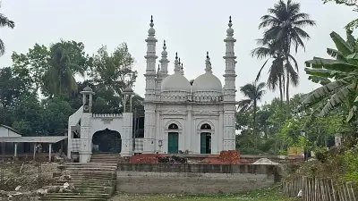 সাতক্ষীরার ঐতিহাসিক তেঁতুলিয়া জামে মসজিদ: ১৬৭ বছরের স্থাপত্য নিদর্শন