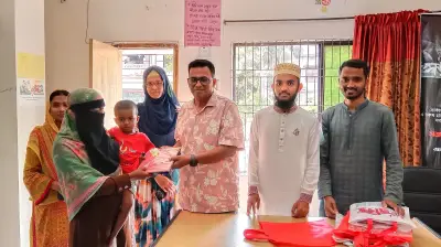 বরিশাল বন্ধুসভার সহমর্মিতার ঈদ: ১০ পরিবারে খাদ্য ও শিশুদের রঙিন পোশাক বিতরণ