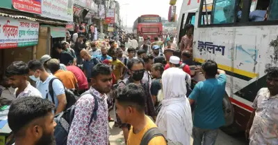 ঈদে ঘরমুখো মানুষের ঢল, সায়েদাবাদ বাস টার্মিনালে যাত্রীদের ভোগান্তি