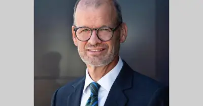 বাংলাদেশে যুব শ্রমবাজারে উদ্বেগজনক চিত্র: গত দশকে ১৪০ লাখ তরুণের অর্ধেকই বেকার