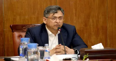 বাংলাদেশের অর্থনীতিতে নতুন সম্ভাবনা: রপ্তানি আয় বাড়ছে, বিনিয়োগ আকর্ষণে সরকারের পদক্ষেপ