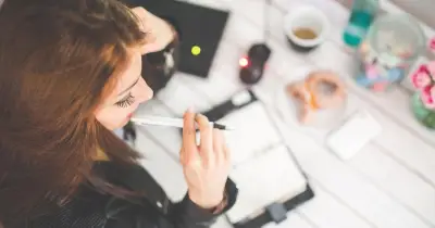 ‘কী হতো যদি…’ চিন্তা: মস্তিষ্কের সতর্ক বন্ধু নাকি উদ্বেগের কারণ?