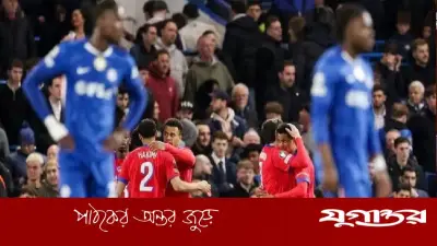 চেলসিকে ৮-২ গোলে উড়িয়ে কোয়ার্টার ফাইনালে পিএসজি