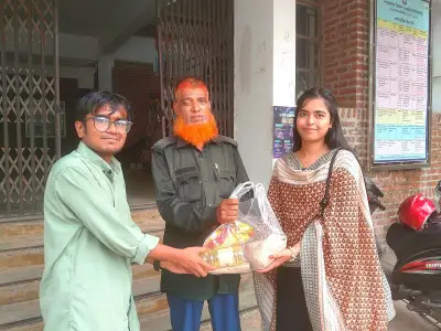 শাবিপ্রবি বন্ধুসভার 'সহমর্মিতার ঈদ': নিরাপত্তারক্ষী ও দরিদ্র পরিবারে খাদ্যসামগ্রী বিতরণ