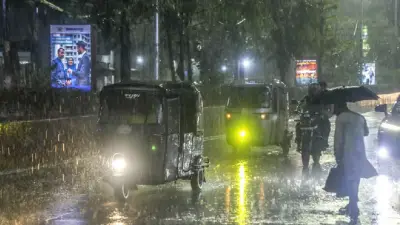 ঈদে পথ শিশুদের পোশাক বিতরণ, দুর্ঘটনায় নিহত ও টোল আদায়ের খবর