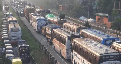 ঈদযাত্রায় ঢাকা-টাঙ্গাইল মহাসড়কে তীব্র যানজট, যাত্রীদের নাভিশ্বাস