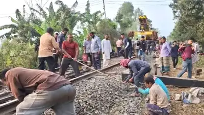 নীলসাগর রেল দুর্ঘটনা: উদ্ধারকাজ শেষ, যানজট ও বৃষ্টির হুমকিতে ঈদযাত্রা